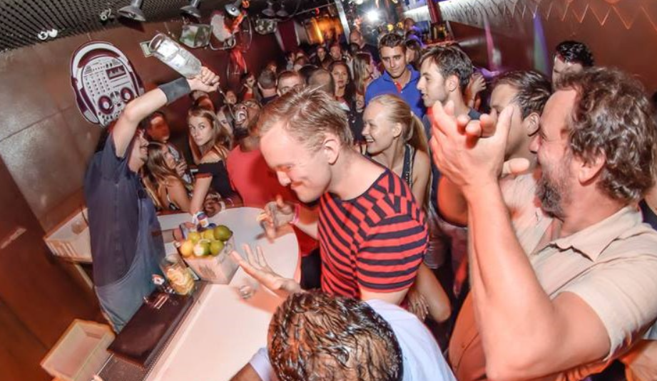 pub crawl Paris blog