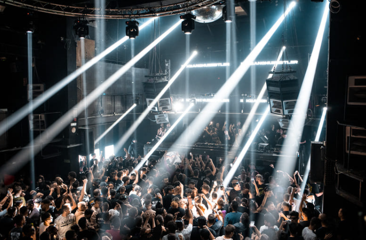 Is Nightlife in Paris Safe?