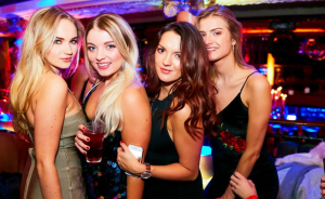 How to Dress for Nightlife in Paris?